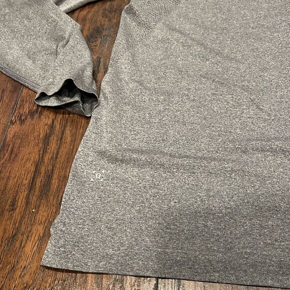 Lululemon metal tech vent shirt size XXL in EUC light grey - Picture 12 of 12